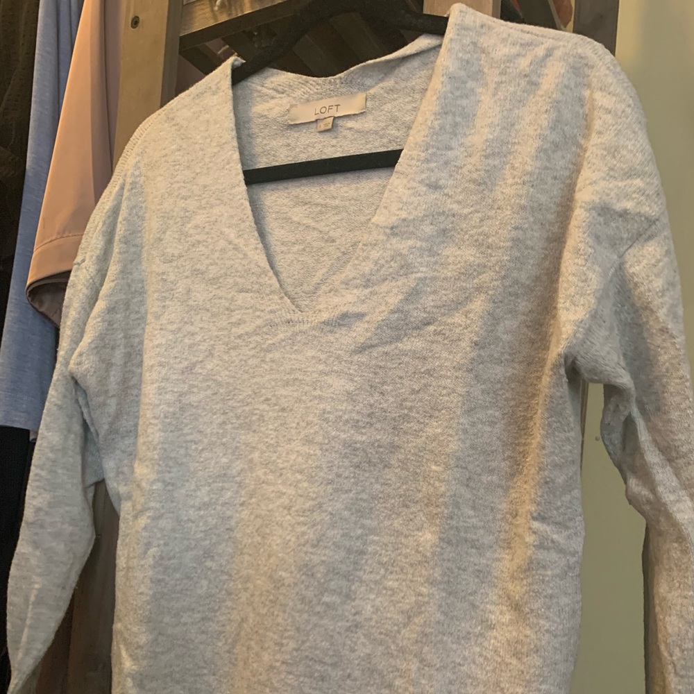 Light gray Loft v-neck sweater, size S